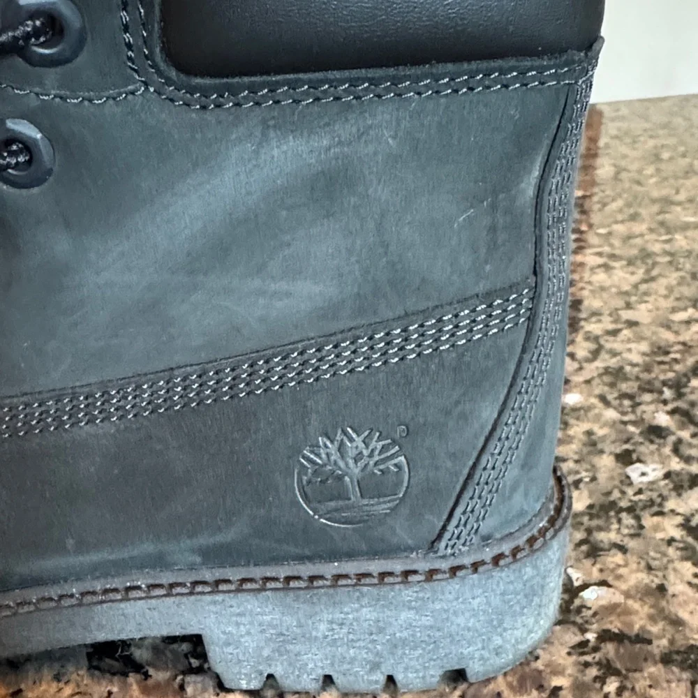 Timberland Charcoal Black Boots EUC 5.5Y